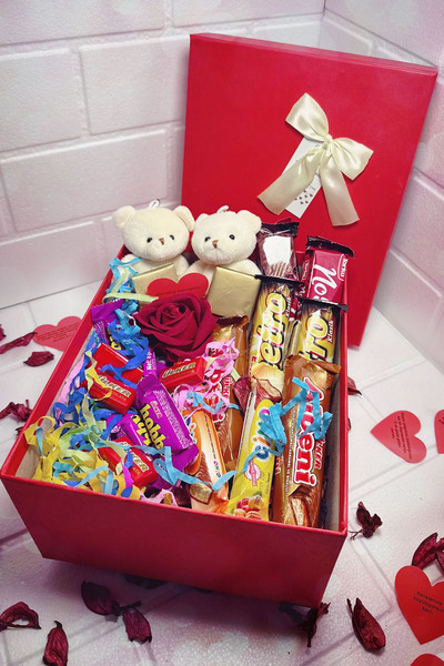 ozbience Sevgililer Günü Hediye Seti: Gül, Ayıcık ve Çikolata Kutusu
