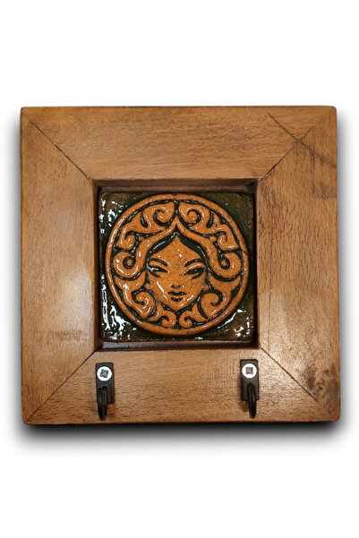 toprakanaart Medusa, Ahşap Çerçeveli Seramik Duvar Anahtarlık 14,5x14,5x2,5cm