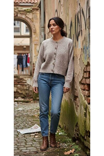 Alola سترة نسائية ناعمة الملمس بياقة دائرية وأزرار من التريكو الأساسي