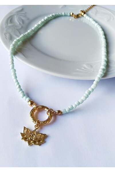 Halley Concept قلادة مطرزة بزهرة اللوتس