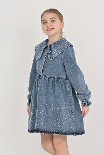 MODANINO Κοριτσίστικο τζιν φόρεμα με πέτρινη διακόσμηση και φαρδύ λαιμό 12453