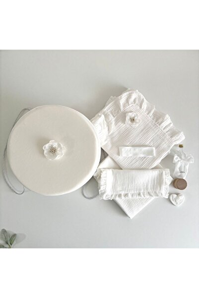 Anya-Events Trusou Din Muselina Pentru Botez + Cutie Pentru Trusou Cu Floare ...