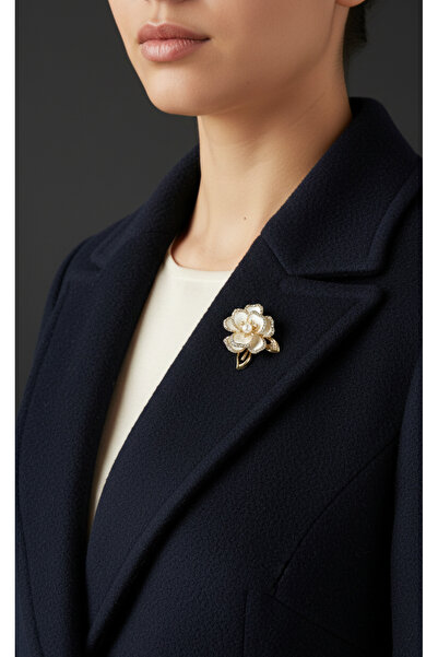 Luxurious Looking Gold Shaded White Rose Brooch