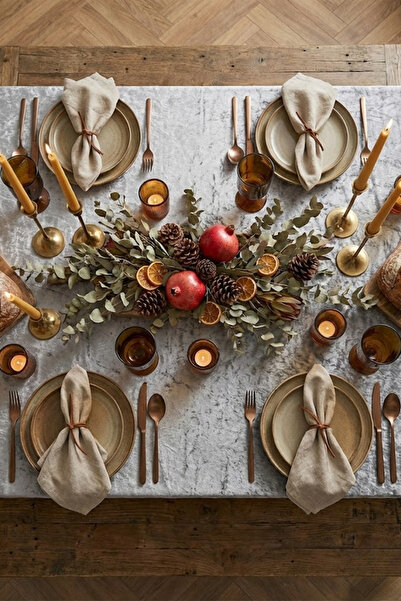 Oxyteez مفرش طاولة مخملي كريمي، مقاوم للبقع، ذو سطح ناعم