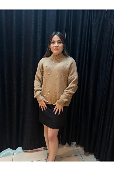 REYYAN Pearl Embroidered Sweater