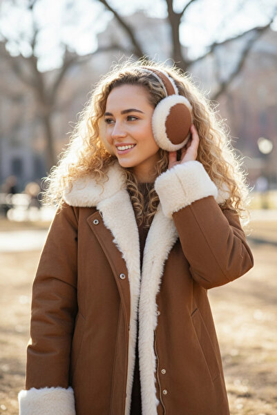 PRVT Kadın Kahverengi Krem Peluş Kulaklık – Yumuşacık Kışlık Kulak Isıtıcı, Soğuk Geçirmez