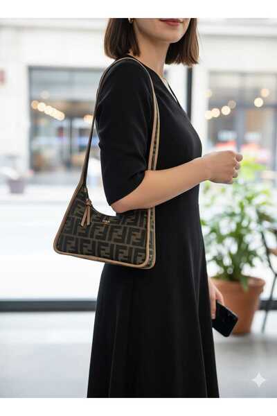 Generic A shoulder bag with a flexible design and elegant pattern, adding a touch of luxury to everyday looks and suitable for formal wear.