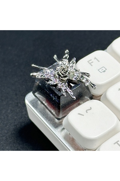 Choice أغطية مفاتيح معدنية مصنوعة يدويًا مخصصة بتصميم فتاة الفراشة السوداء OEM مفاتيح ESC للألعاب الميكانيكية.