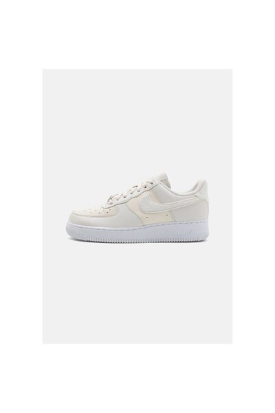 Nike Air Force 1'07 Lv8