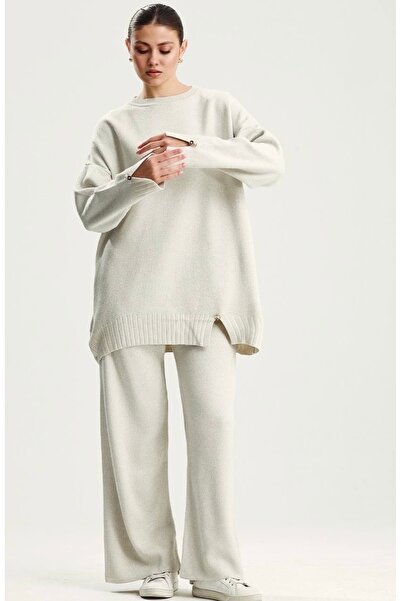 BZ BUTİK Broşlu simli triko takım