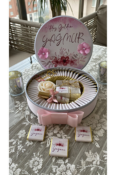 BuSeCe İsme özel yuvarlak kutu bebek çikolatası 50 Adet