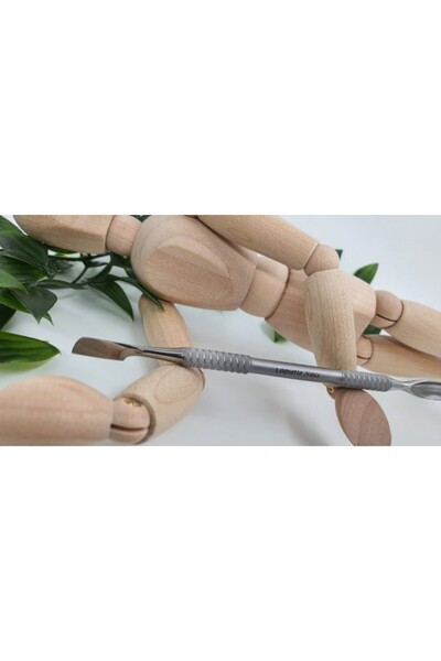 COQUETTE NAILS Pusher with rounded edges and blade