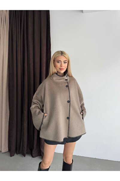 Ekim Store سترة بونشو مزودة بأزرار مخيطة من نوع كاشي