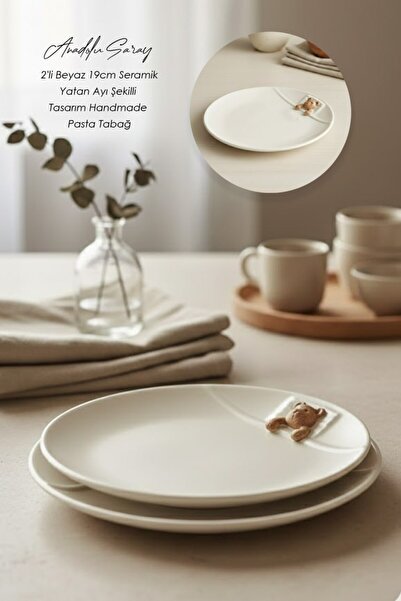 Anadolu Saray طبق كعكة يدوي الصنع بتصميم الدب الأبيض من السيراميك مقاس 19 سم مكون من قطعتين، طبق كعكة للإفطار والحلوى