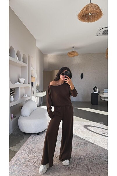 Buket Teke Costum maro din modal cu decolteu barca