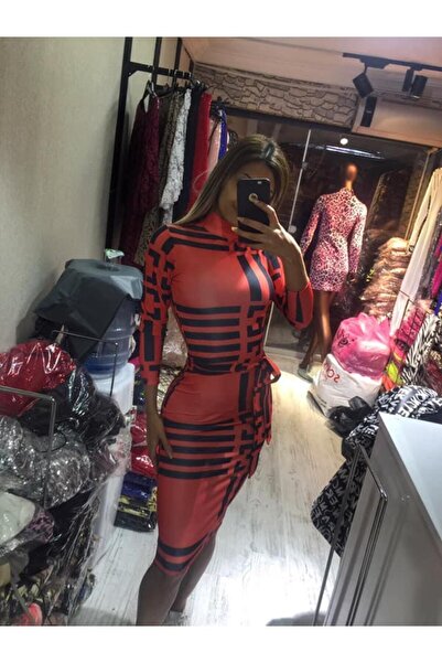 pink life Κόκκινο φόρεμα μίντι με γεωμετρικά σχέδια και ζώνη