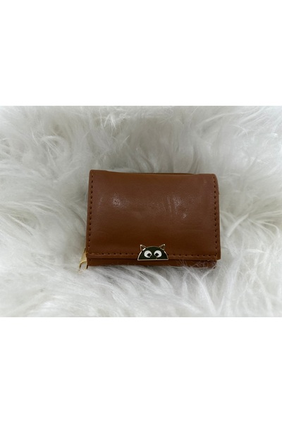 family clothing shop محفظة بنية