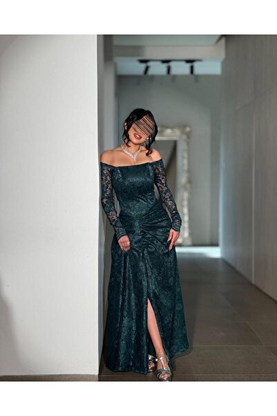 RUANI BIUTI Elegant green dress with front slit and long lace sleeves