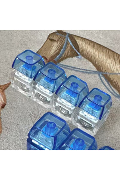 Choice سلسلة مفاتيح زرقاء مع إضاءة LED ولوحة مفاتيح لتخفيف التوتر وقلادة مثير...