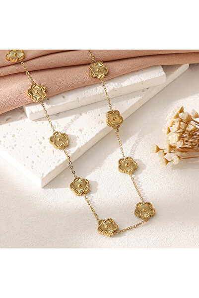 Choice قلادة بسيطة من خمس زهور مصنوعة من الفولاذ التيتانيوم على شكل زهرة البرقوق، أنيقة ومتعددة الاستخدامات للنساء اليهوديات.