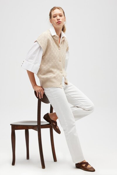 Peraluna Yvette Women's Buttoned Knit Vest - Beige