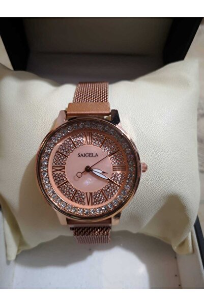 Produse.Top Ceas Dama Elegant Auriu si Roz si cifre romane cu bratara magneti...