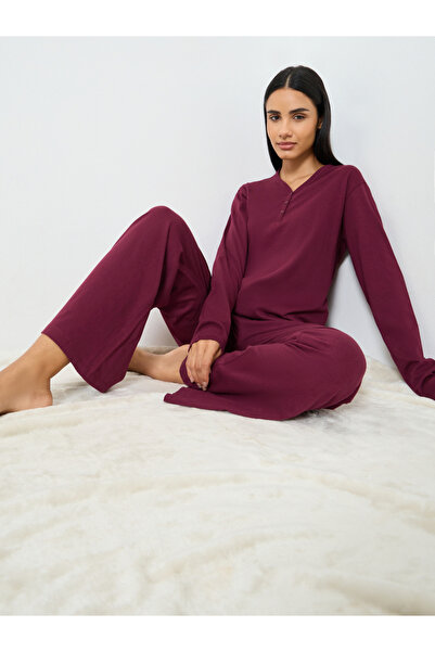 Styli طقم بيجاما قطني بياقة على شكل حرف V وأزرار أمامية أرجل واسعة