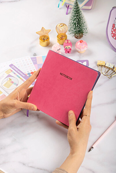 DİVAL 16,5x16,5 cm Pembe Yumuşak Deri Kapak Noktalı Tarihsiz Dikişli Not Okul Defteri