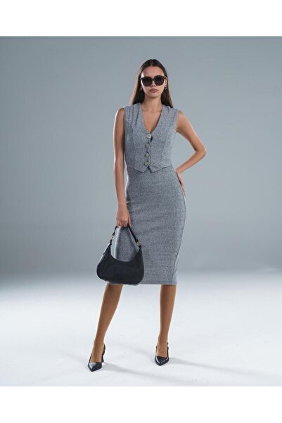 Ales Moda فستان سالونيك بصدرية مزينة بأزرار من القماش