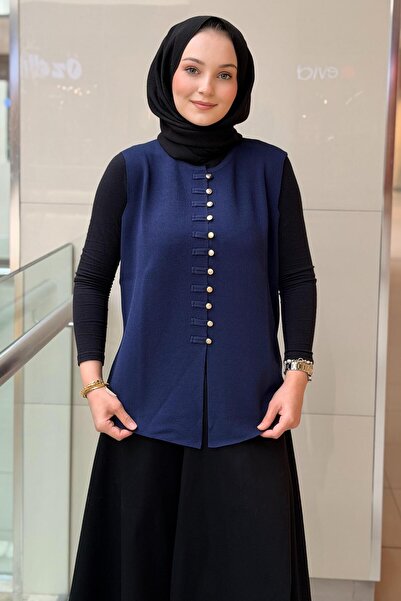 Ghisa Front Buttoned Vest with Long Front and Short Back