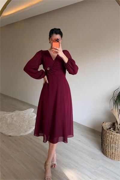 Dipmoda Kadın toka detaylı drapeli şifon midi elbise NM025