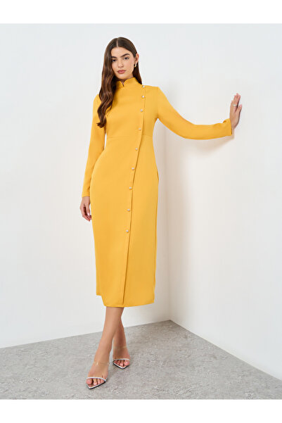 Take Two By Styli فستان ميدي سادة بياقة واقفة وتفاصيل أزرار