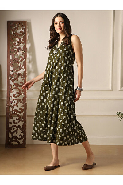 Globus By Styli Back Twisted Knot Style Flared Hem Midi Dress