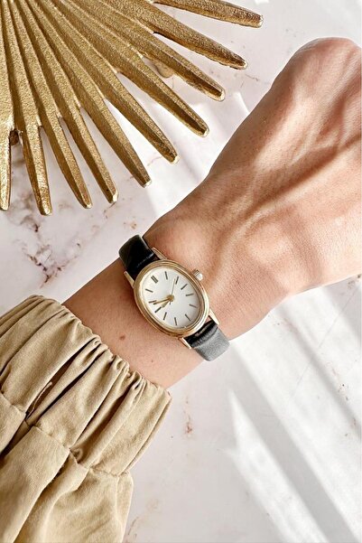 OQQO Iris Gold Case Black Cord Women Wristwatch