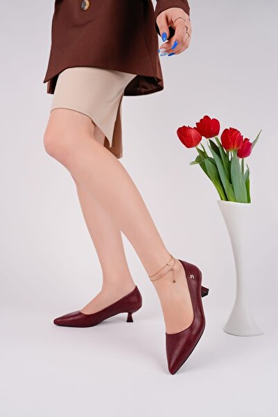 BAHRİNA أحذية نسائية ذات كعب قصير بإبزيم جانبي