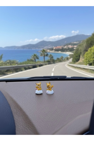 senfida Bulutların üstünde pikachu mini figür 2 adet figür mini 2-3cm oto tor...