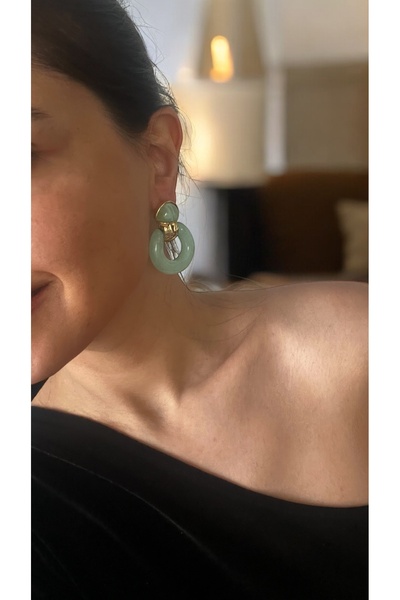 Hoop jewelery تصميم أقراط دائرية باللون الأخضر