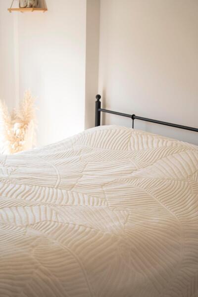 Menderes Home La Notte Double Embossed Blanket Beige