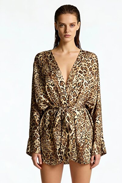 Feu De Elu فومي ليبيا روب قصير من الساتان / كيمونو