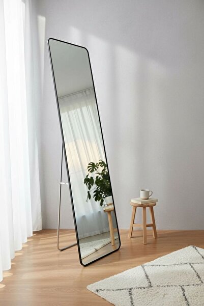 Casco مرايا طولية بإطار معدني نحيف – أسود – 147×37 سم