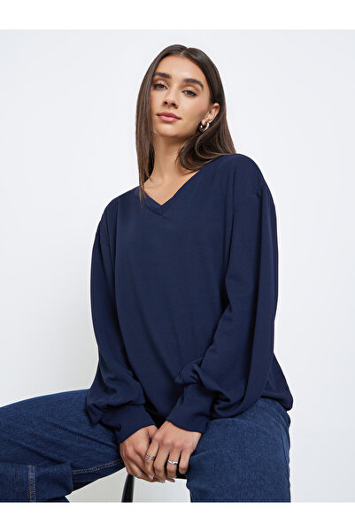 Styli Navy Blue V-Neck Balloon Sleeve T-Shirt
