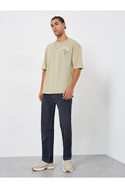 Styli تيشيرت رجالي كاكي برسومات قصة فضفاضة