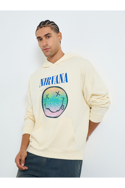 Styli هودي رجالي كريمي اللون برسومات نيرفانا قصة فضفاضة