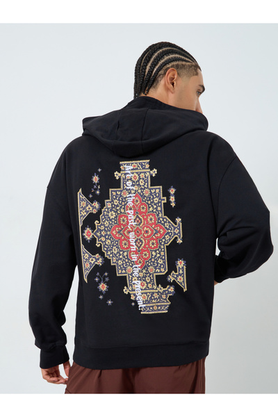 Styli Men Black Graphic Print Oversized Fleece Hoodie