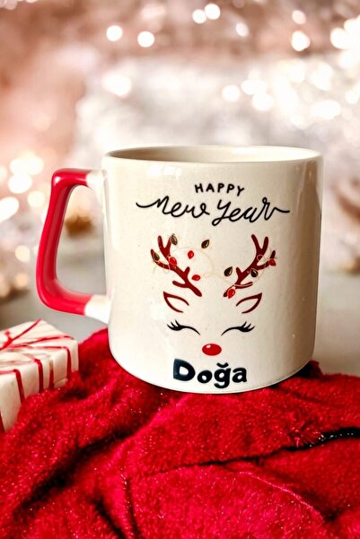 DVOYAGE Kişiye Özel Geyik Tasarımlı Kırmızı Kulplu Yeni Yıl Kupası-230 ML