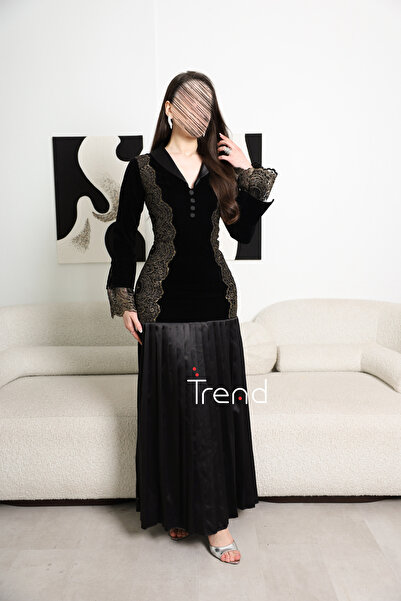 TREND Velvet dress with gold lace