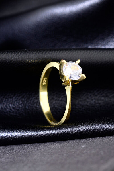 Innuendo Jewelry ALTIN KAPLAMA 925 AYAR TEKTAŞ YÜZÜK