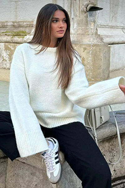 H&E LUXURY DESIGN Women's Soft Texture Detailed Oversized Sweater