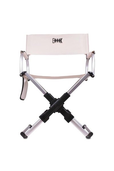 Book كرسي رحلات قابل للطي بخامة خفيفة وهيكل ألمنيوم قوي — تصميم عصري للبحر والحديقة والمخيمات (أبيض)