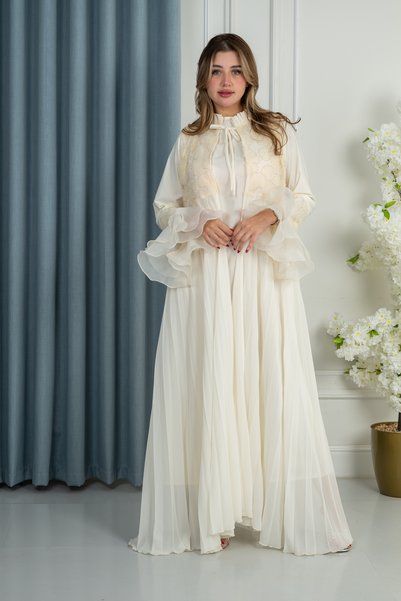 obejana Rose-touched postpartum robe - cream